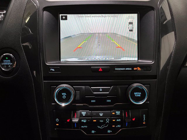 Used 2017 Ford Explorer XLT w/ Equipment Group 202A FWD image 22