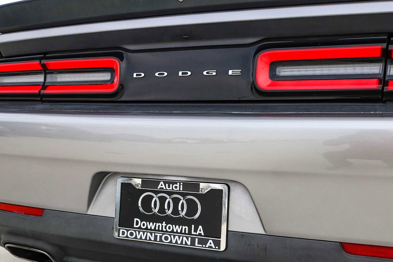 Used 2017 Dodge Challenger SXT w/ Blacktop Package image 11