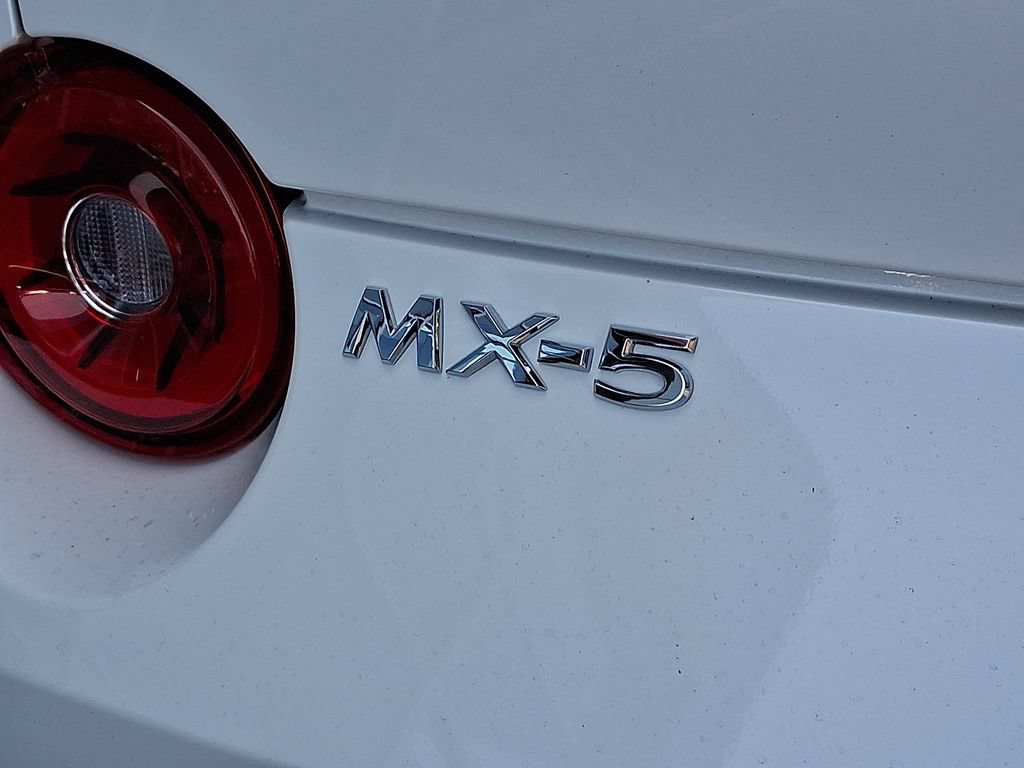 Used 2024 MAZDA MX-5 Miata RF Club RWD image 29