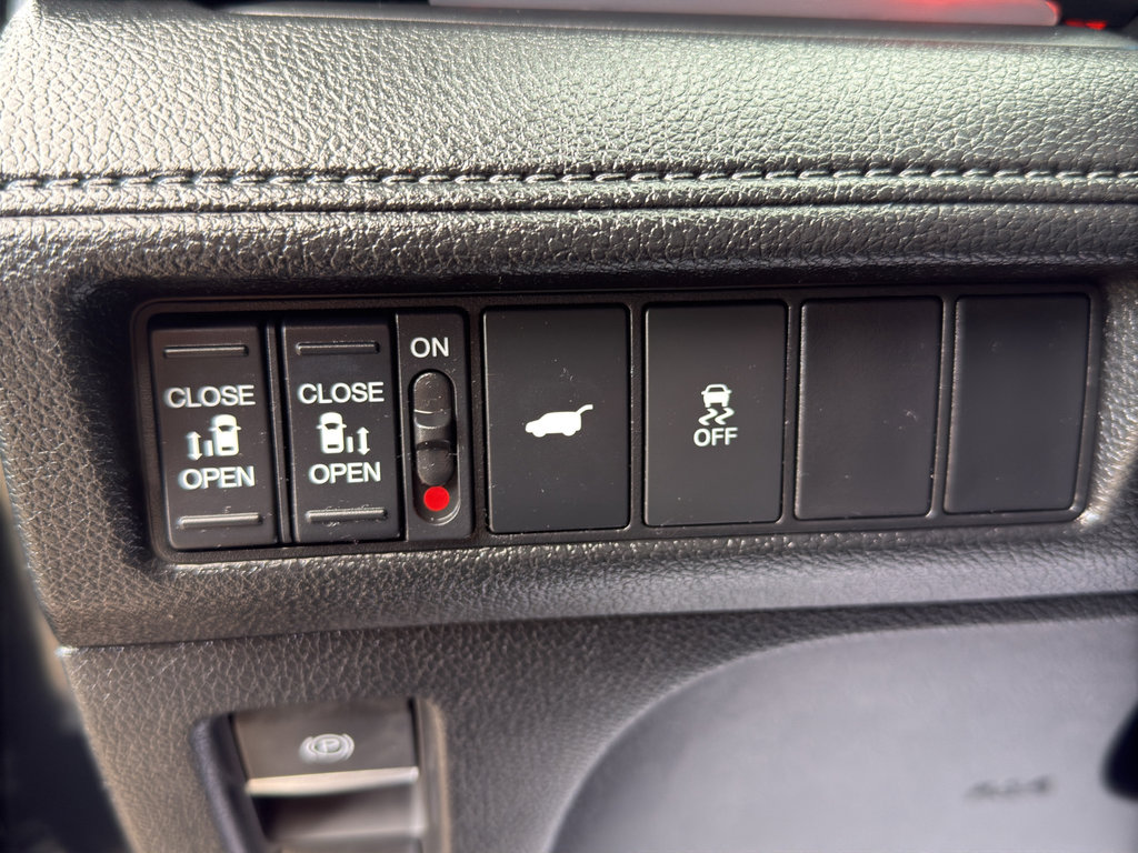 Used 2025 Honda Odyssey Sport-L image 16