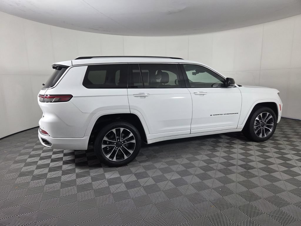Used 2021 Jeep Grand Cherokee L Overland w/ Luxury Tech Group IV AWD/4WD image 5