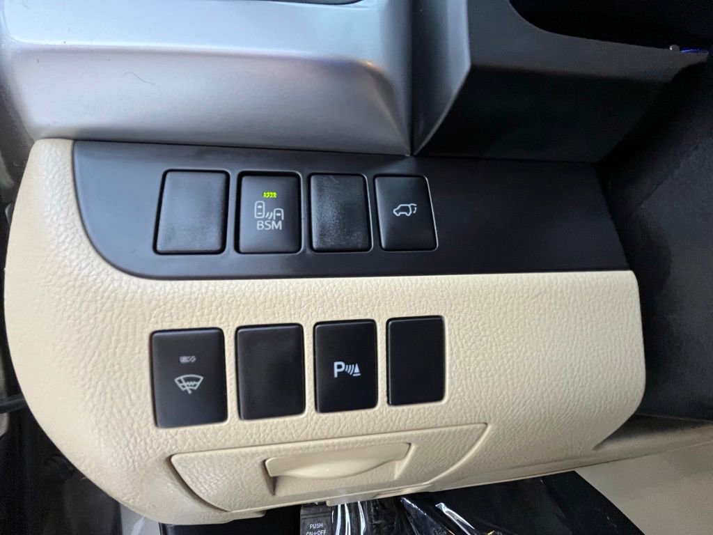 Used 2015 Toyota Highlander Limited AWD/4WD image 27