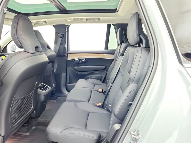 New 2026 Volvo XC90 B6 Plus w/ Protection Package Premier image 28