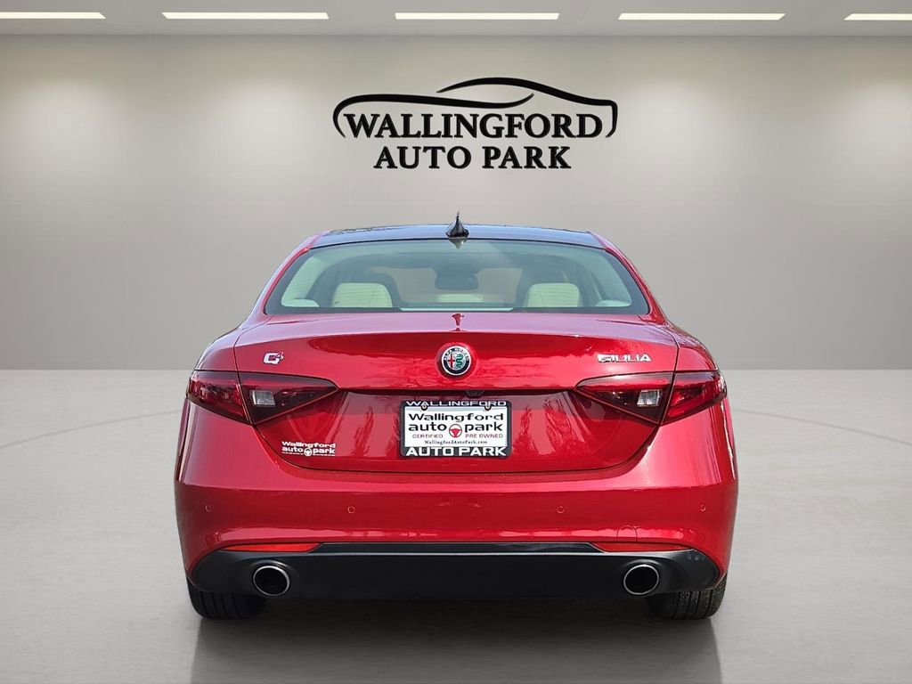 Used 2018 Alfa Romeo Giulia Ti w/ Quick Order Package 22X Lusso image 5