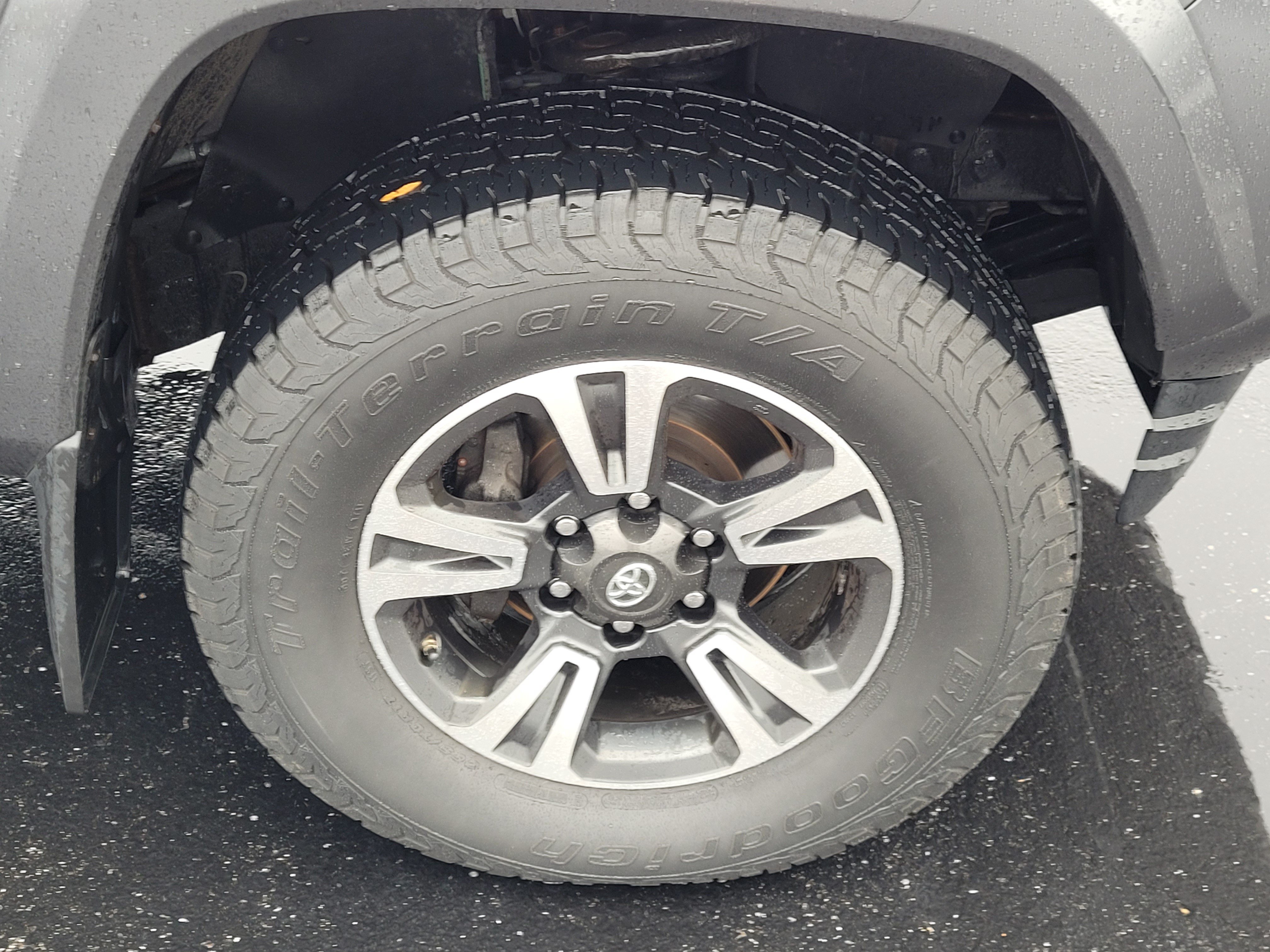 Used 2018 Toyota Tacoma TRD Sport AWD/4WD image 10