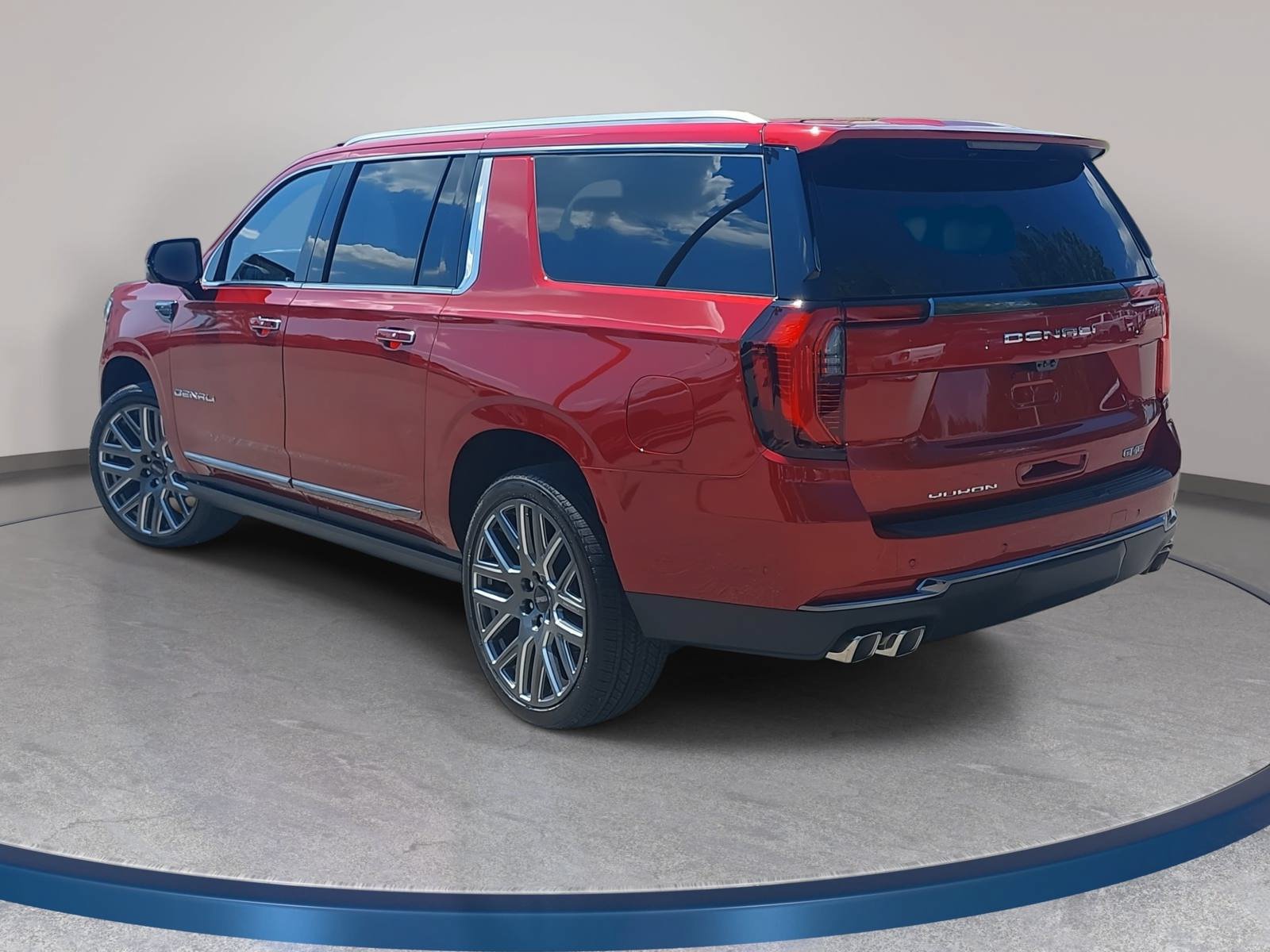 New 2026 GMC Yukon XL Denali Ultimate w/ LPO, Floor Liner Package AWD/4WD image 7
