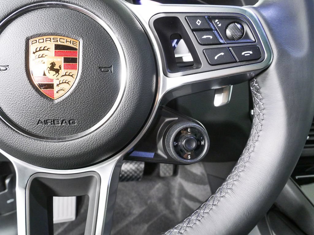Certified 2022 Porsche Cayenne E-Hybrid AWD/4WD image 10