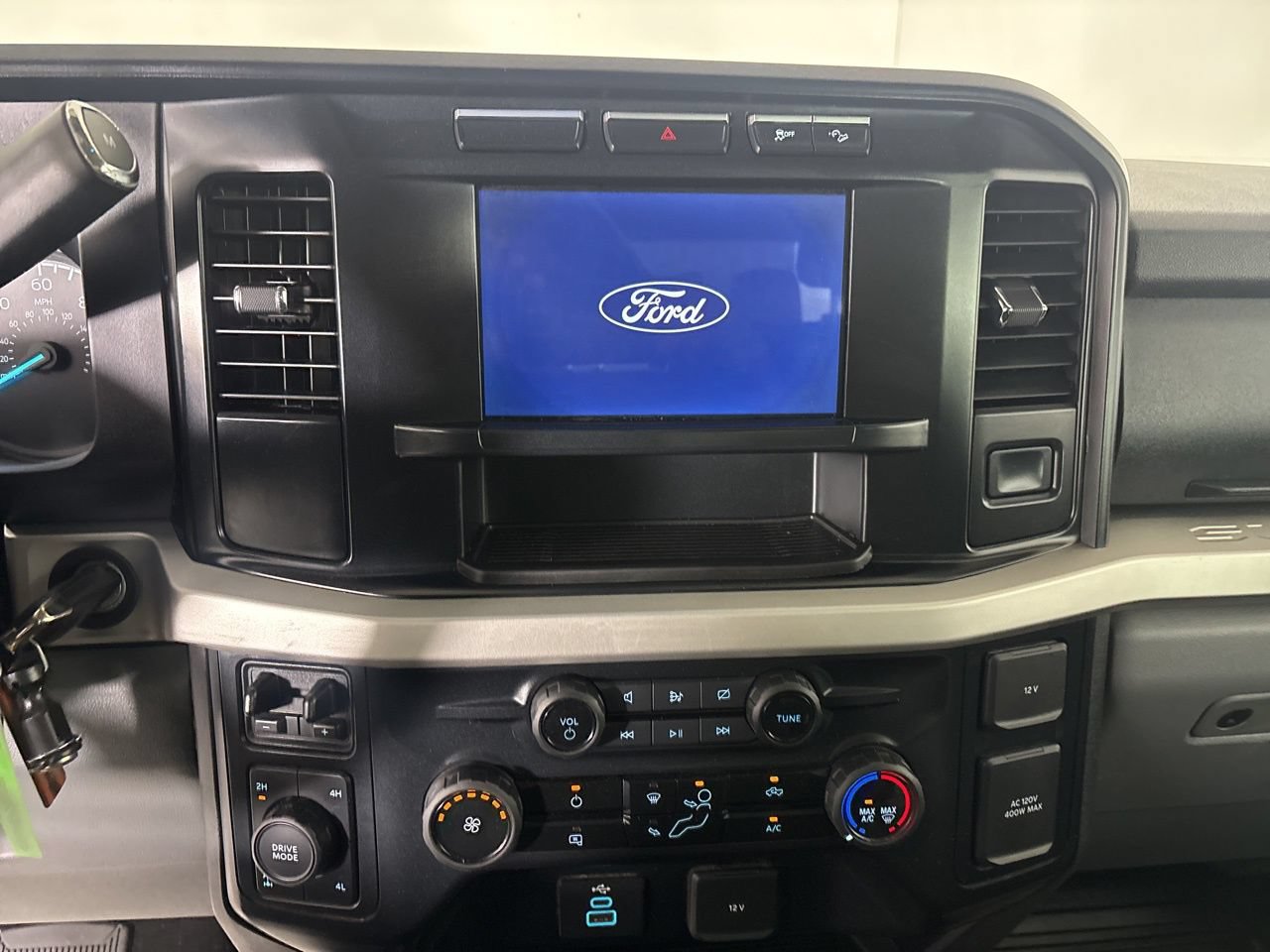 Used 2024 Ford F350 XLT w/ FX4 Off-Road Package AWD/4WD image 16