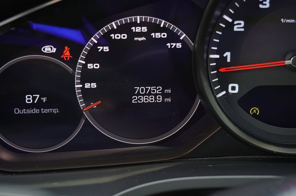 Used 2019 Porsche Cayenne AWD/4WD image 16