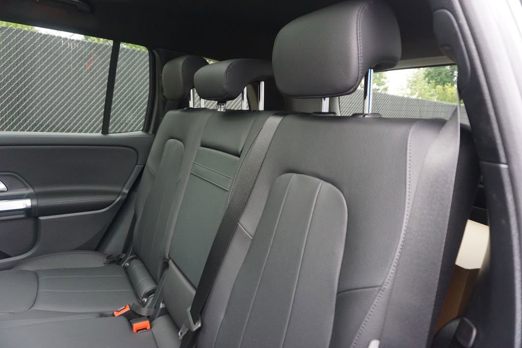 New 2025 Mercedes-Benz GLB 250 4MATIC image 14