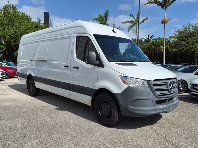 Used 2024 Mercedes-Benz Sprinter 2500 image 3