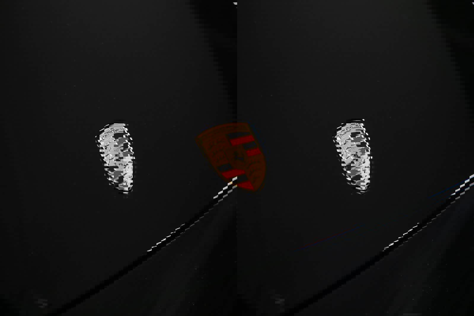 Certified 2025 Porsche Macan 4S Electric AWD/4WD image 34