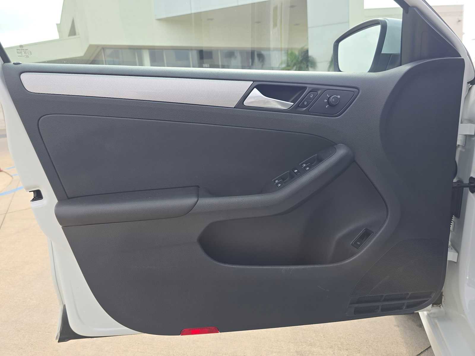 Used 2017 Volkswagen Jetta S image 20