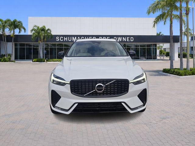 Used 2024 Volvo XC60 B5 Core image 2