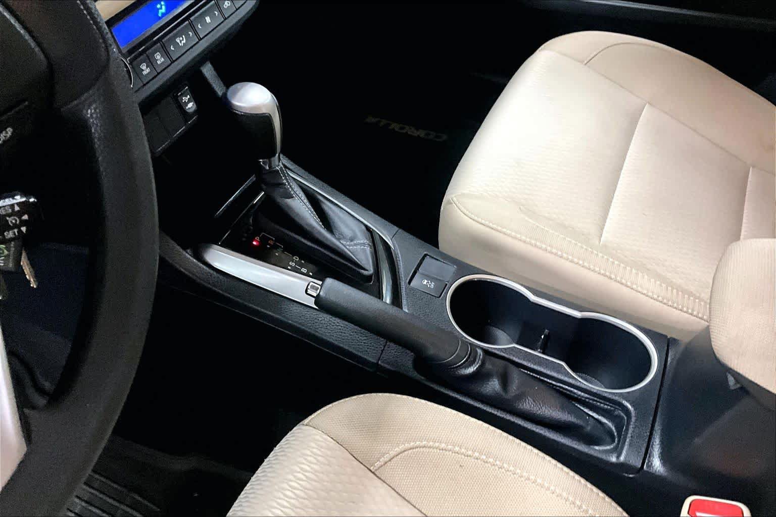 Used 2016 Toyota Corolla LE FWD image 15