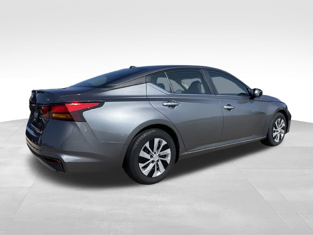 Used 2024 Nissan Altima 2.5 SV FWD image 4
