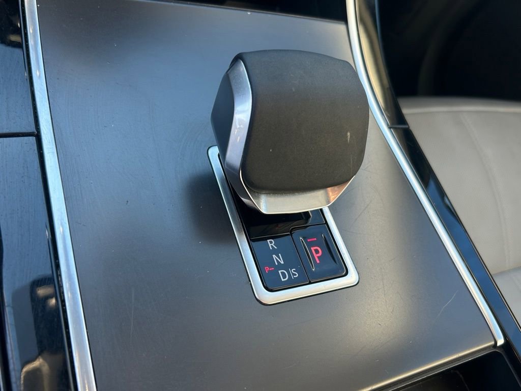 Used 2025 Land Rover Range Rover Velar Dynamic SE image 13
