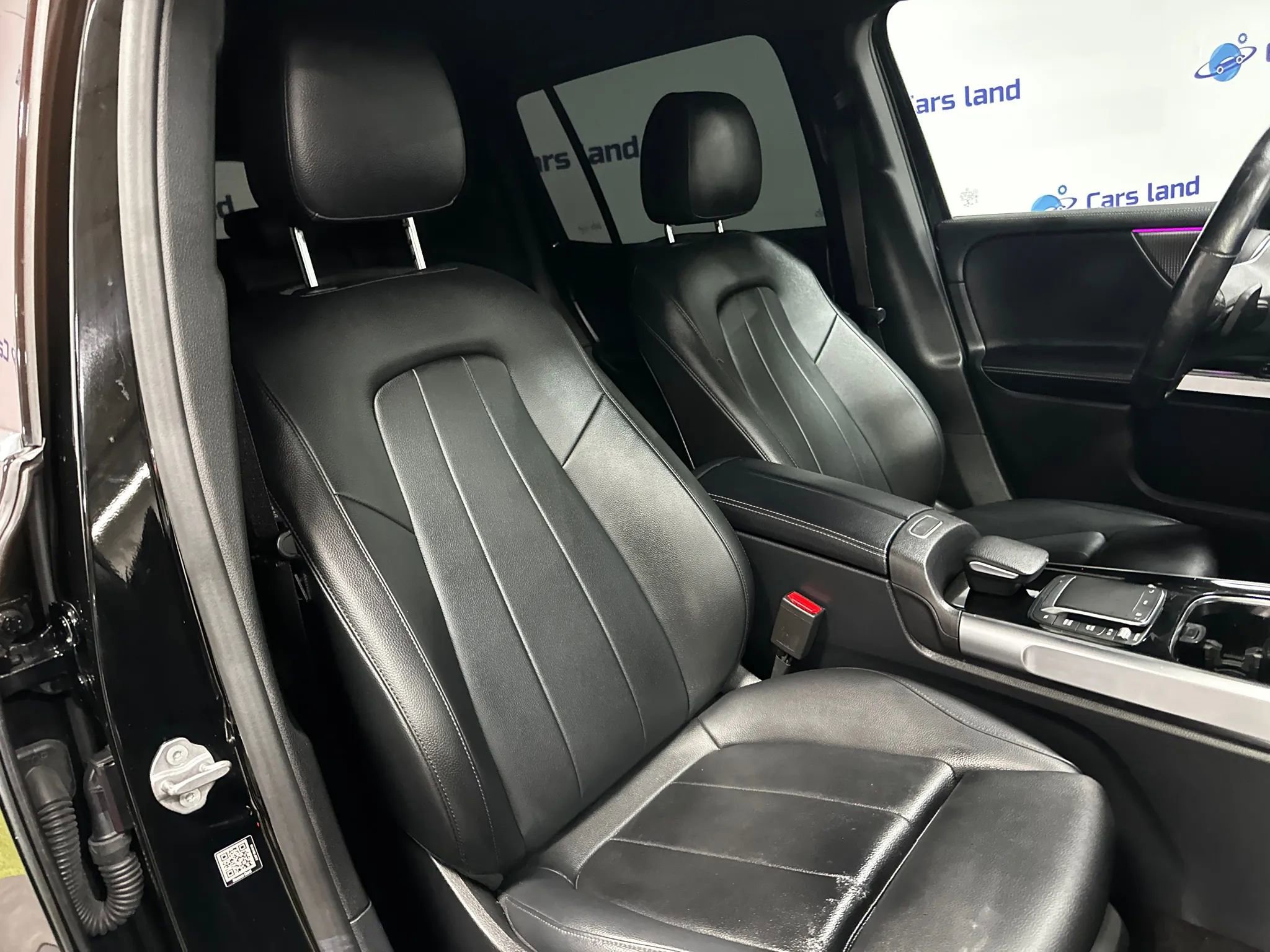 Used 2021 Mercedes-Benz GLB 250 GLB 250 Sport Utility 4D image 25