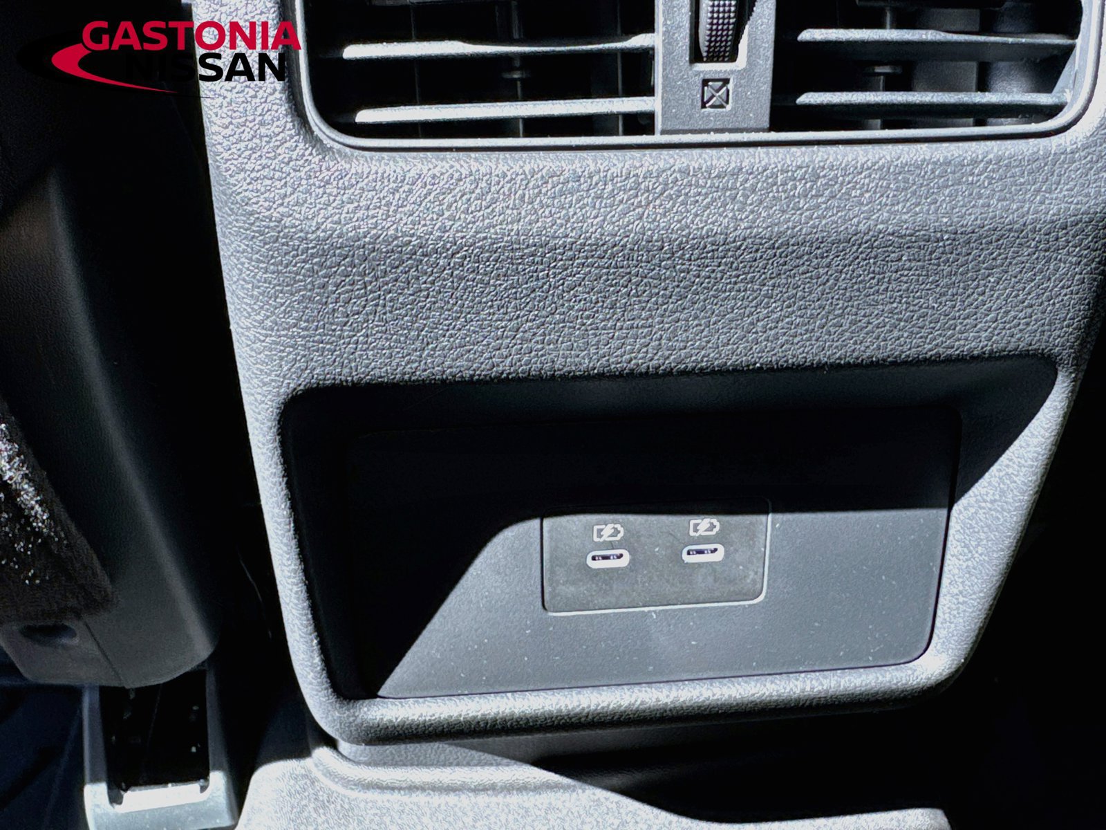 Used 2026 Nissan Rogue SV w/ Cold Weather Package FWD image 32
