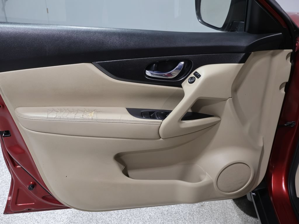 Used 2016 Nissan Rogue SL AWD/4WD image 13