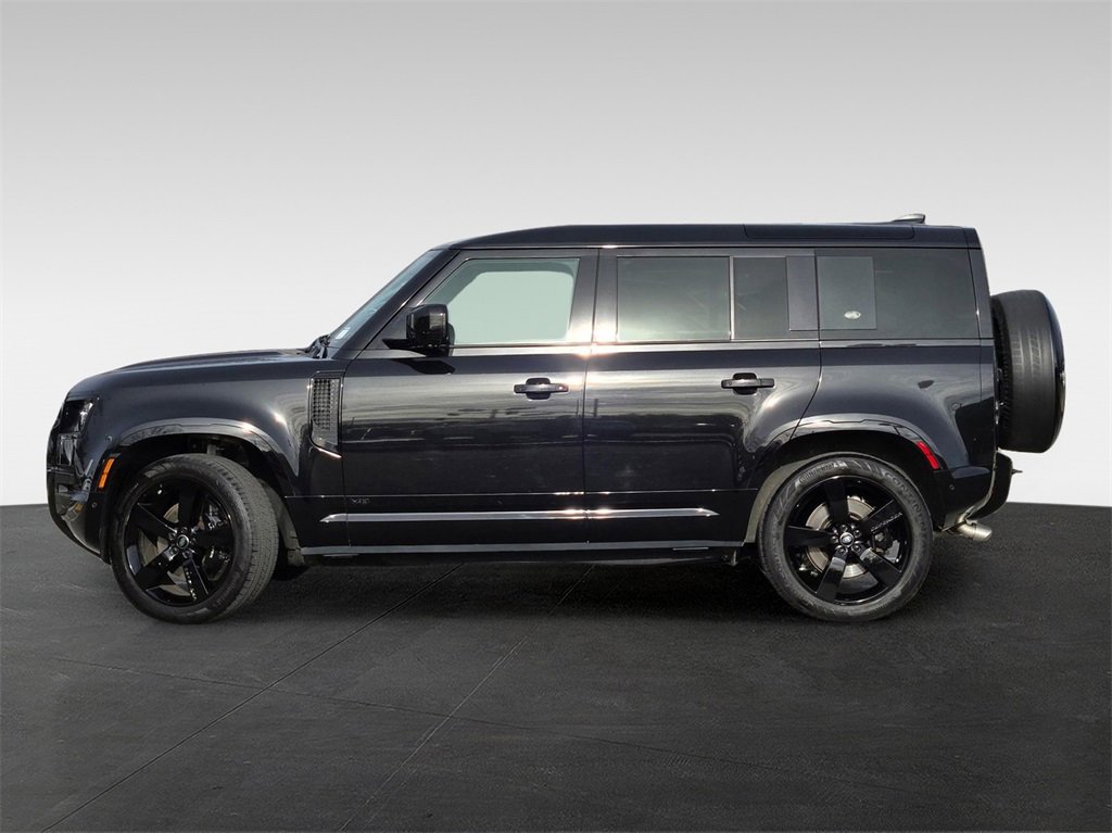 Certified 2024 Land Rover Defender 110 V8 image 3