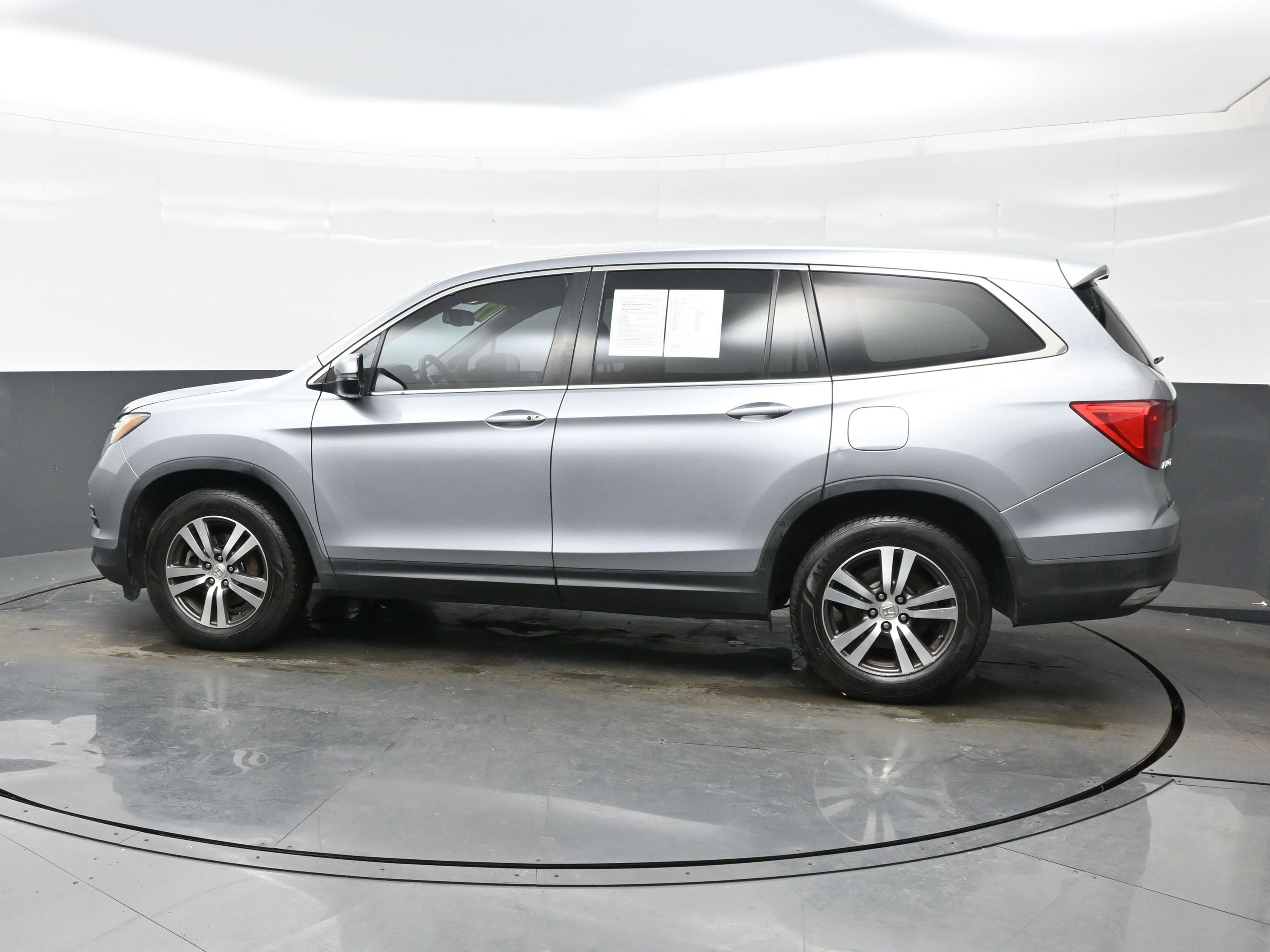 Used 2017 Honda Pilot EX-L image 3