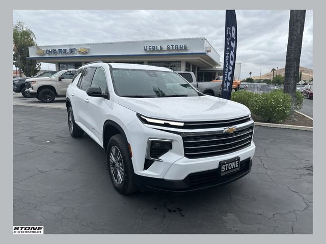 Used 2025 Chevrolet Traverse LT