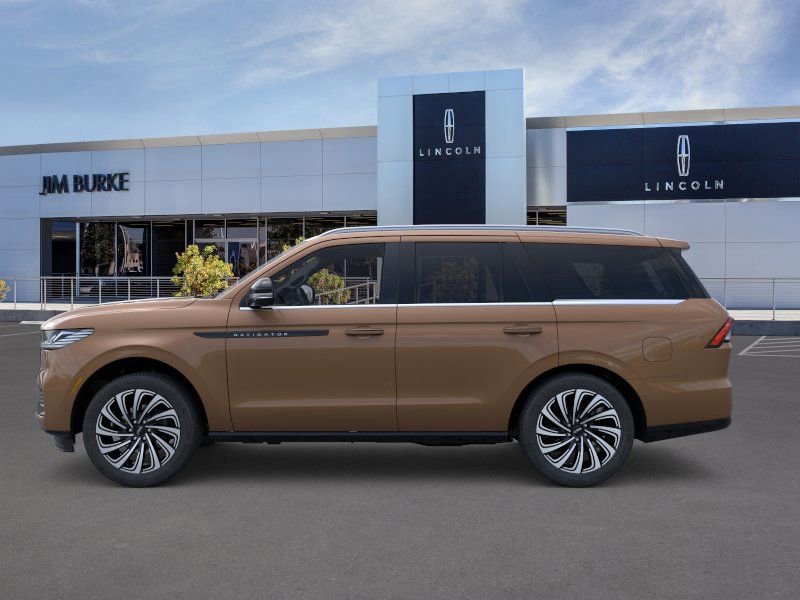 New 2026 Lincoln Navigator Black Label AWD/4WD image 3