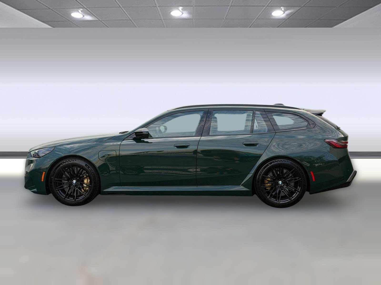Used 2026 BMW M5 Touring w/ Executive Package AWD/4WD image 2