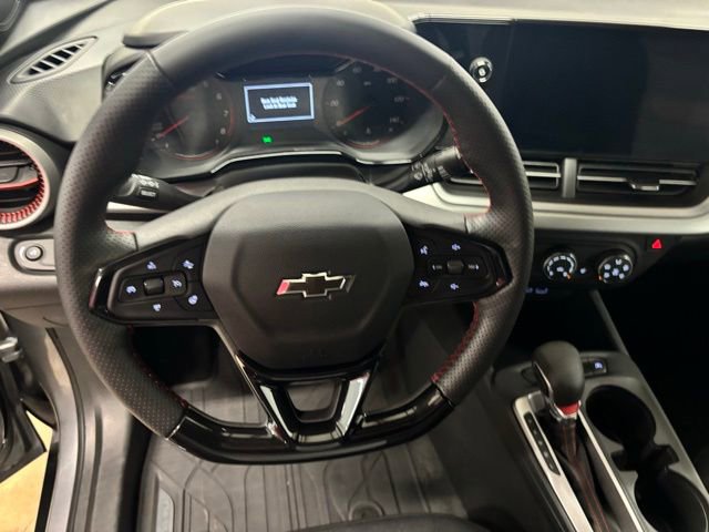 Used 2026 Chevrolet Trax RS FWD image 16
