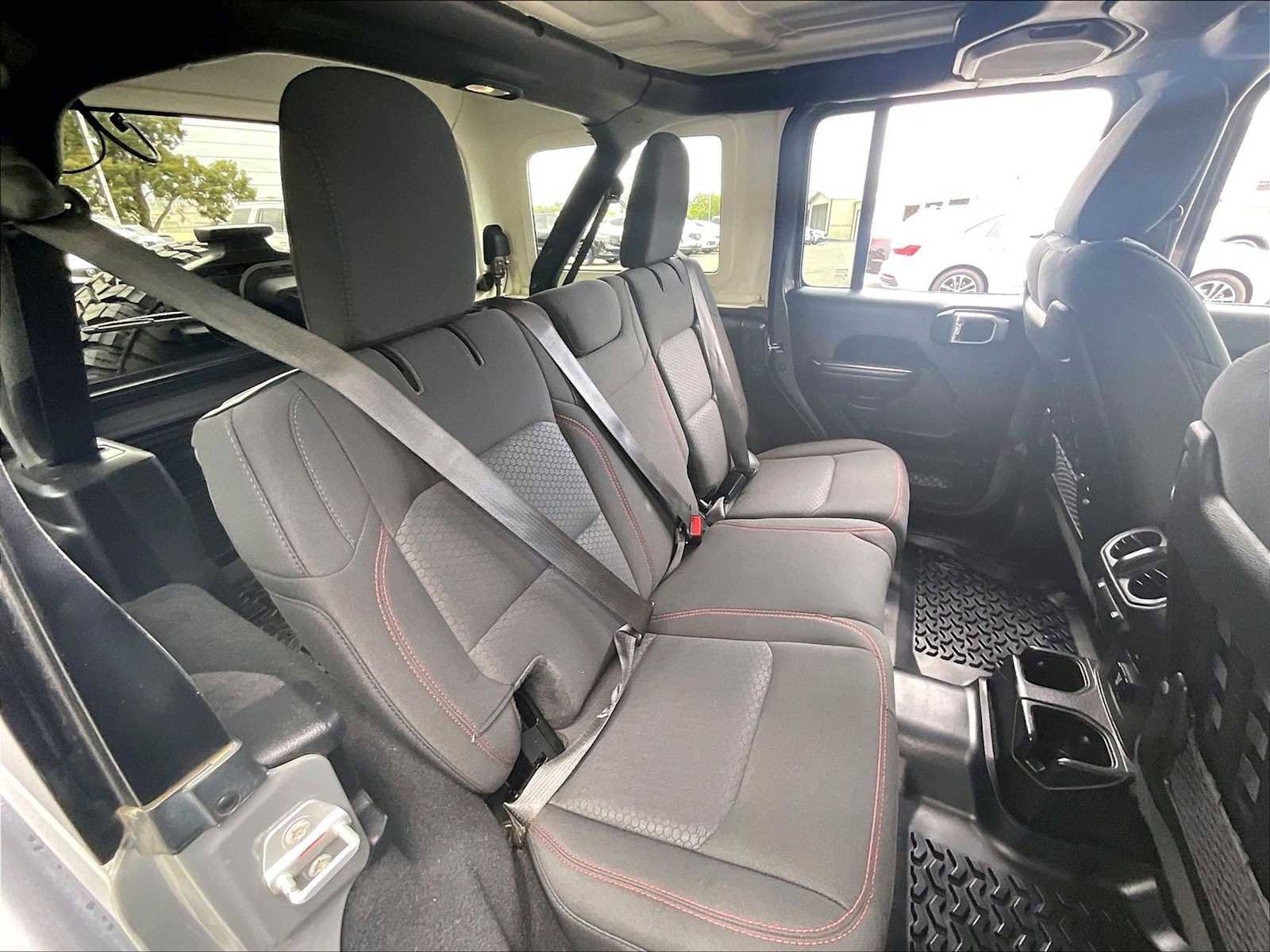 Used 2021 Jeep Wrangler Unlimited Rubicon w/ LED Lighting Group AWD/4WD image 27