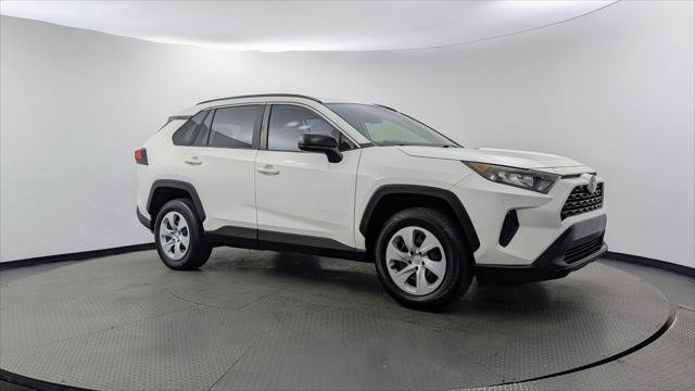 Used 2019 Toyota RAV4 LE FWD image 11