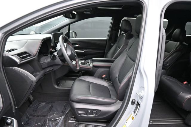 Used 2025 Toyota Sienna XSE FWD image 21