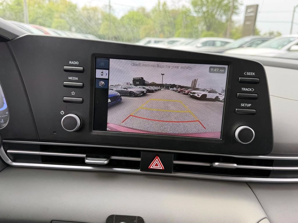 Certified 2024 Hyundai Elantra SE FWD image 31