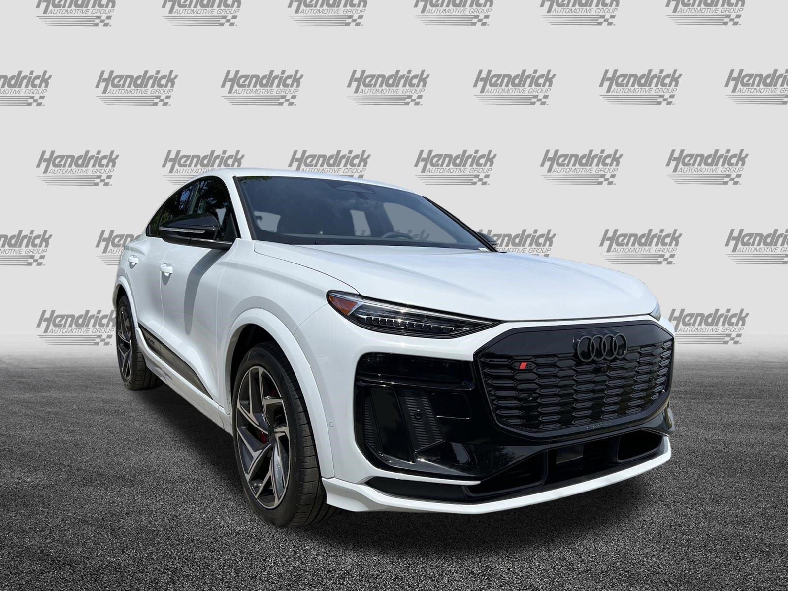 New 2027 Audi SQ6 e-tron Premium Plus AWD/4WD image 2