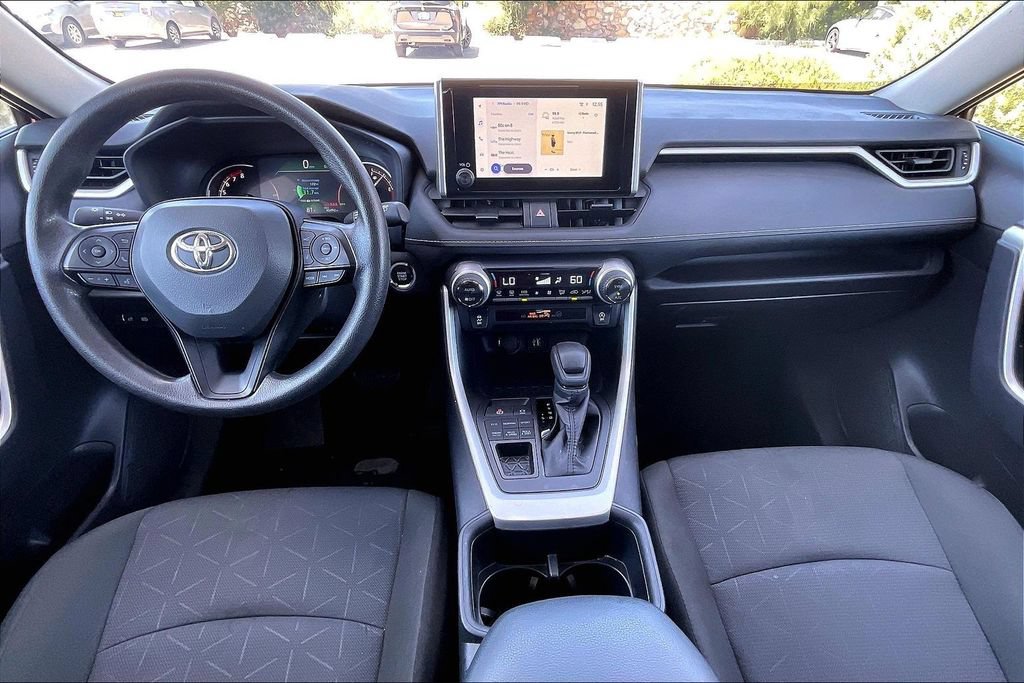 Used 2025 Toyota RAV4 XLE AWD/4WD image 16
