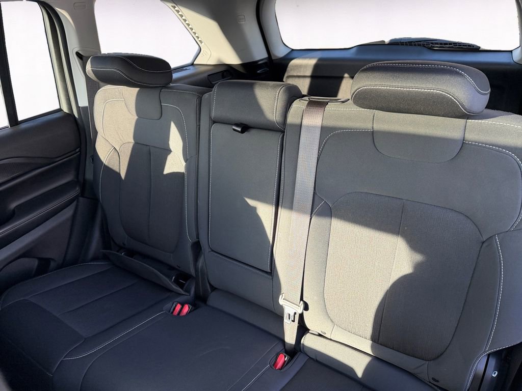 Used 2024 Jeep Grand Cherokee Laredo X w/ Trailer Tow Package image 13