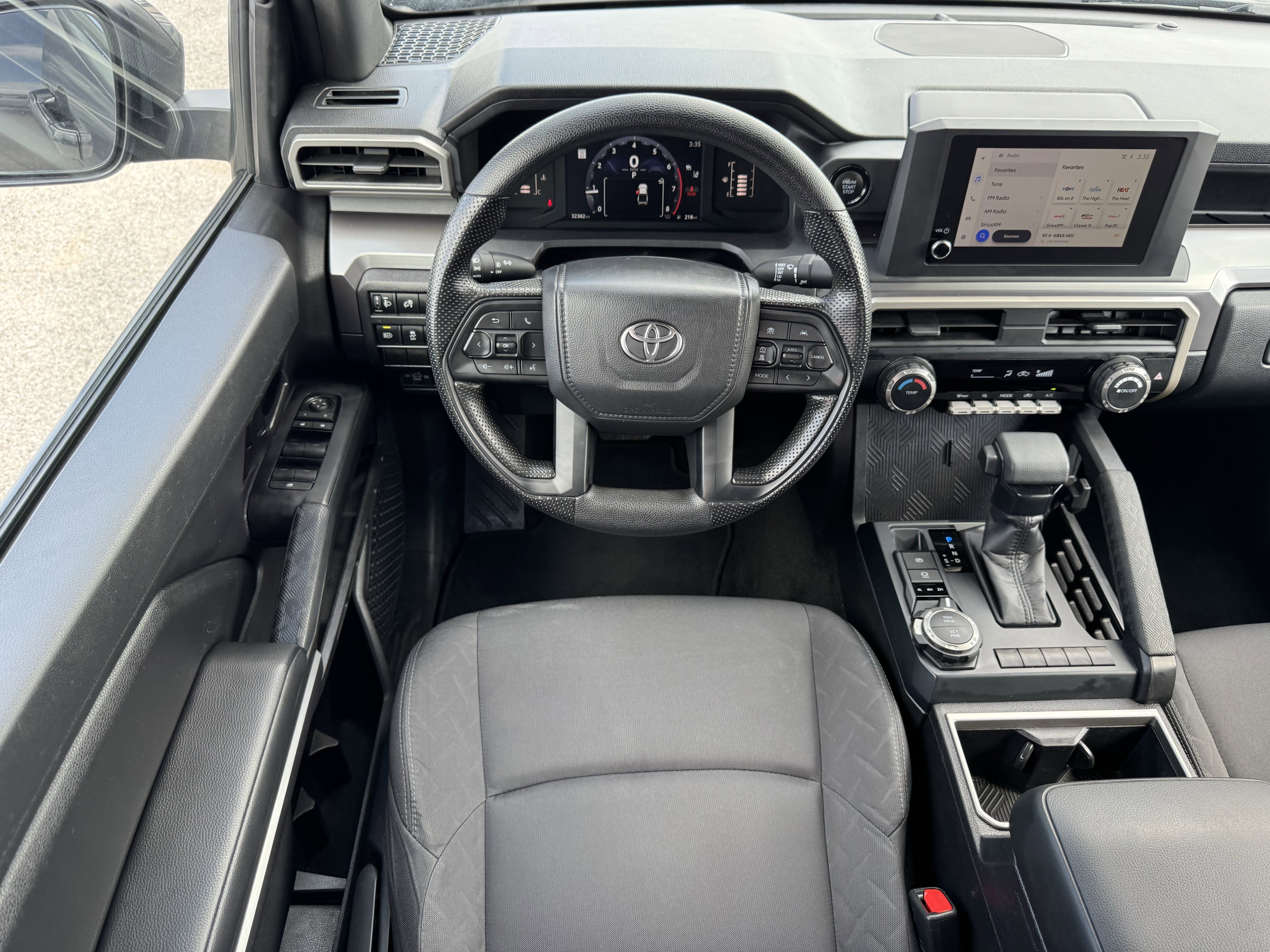 Used 2025 Toyota Tacoma SR5 AWD/4WD image 14