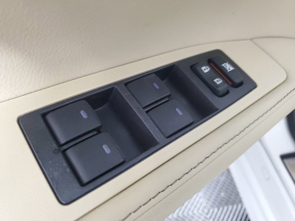 Used 2015 Lexus ES 350 w/ Premium Package FWD image 18