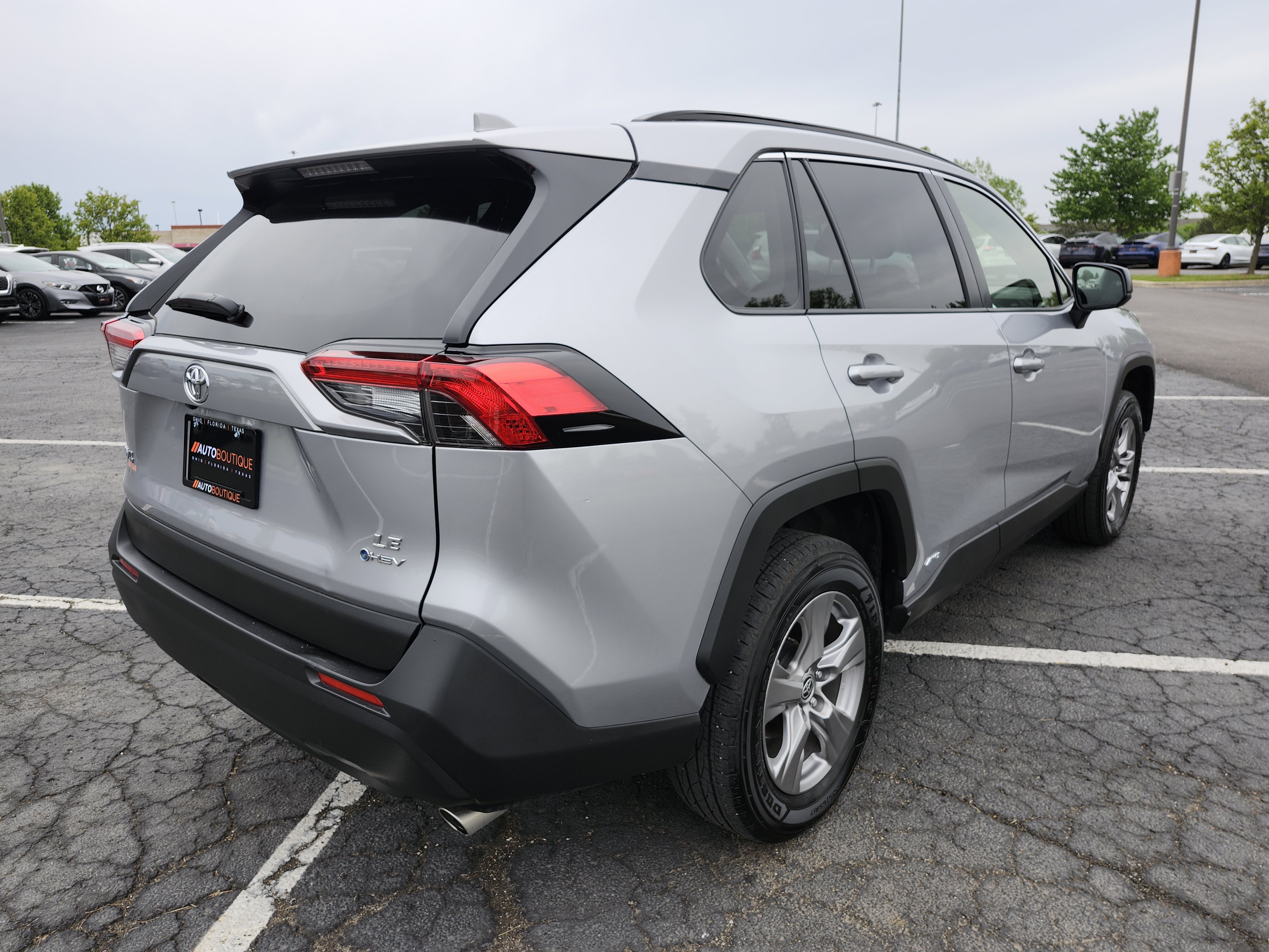 Used 2025 Toyota RAV4 LE AWD/4WD image 15