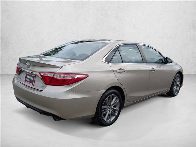 Used 2015 Toyota Camry SE w/ Moonroof Package image 5