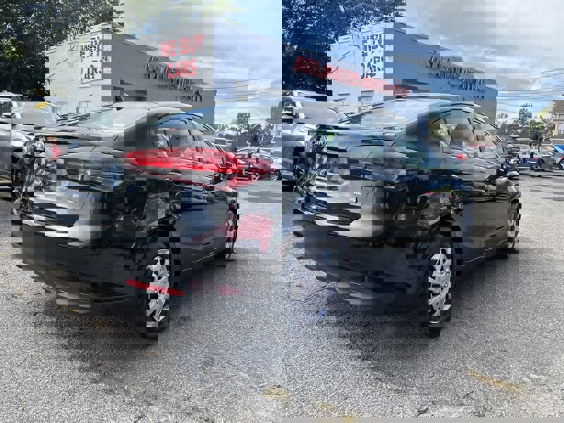 Used 2017 Kia Forte LX image 4