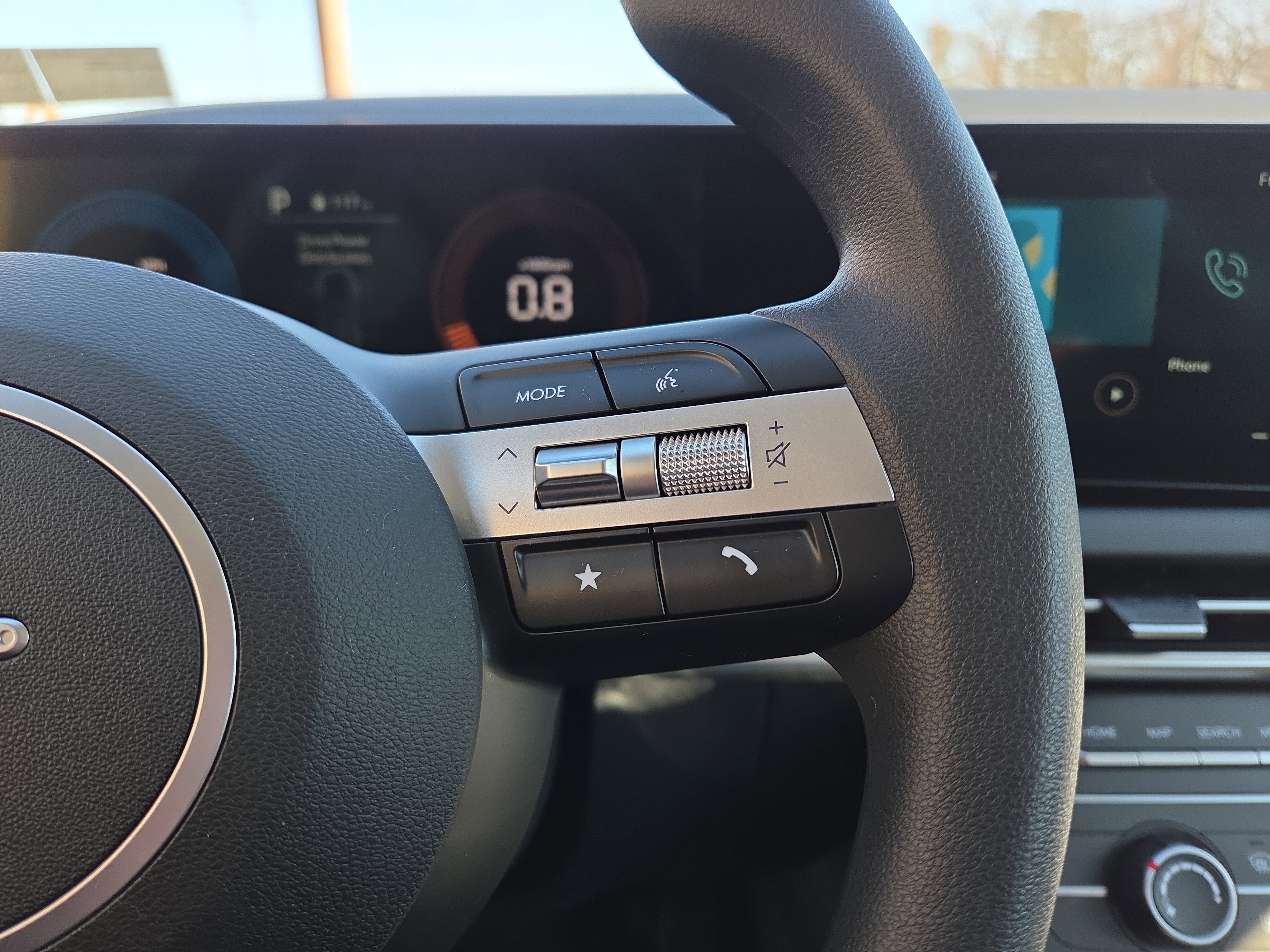 Certified 2025 Hyundai Tucson SE image 19