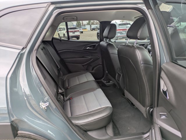 Used 2025 Chevrolet Trax LT w/ LT Convenience Package image 24