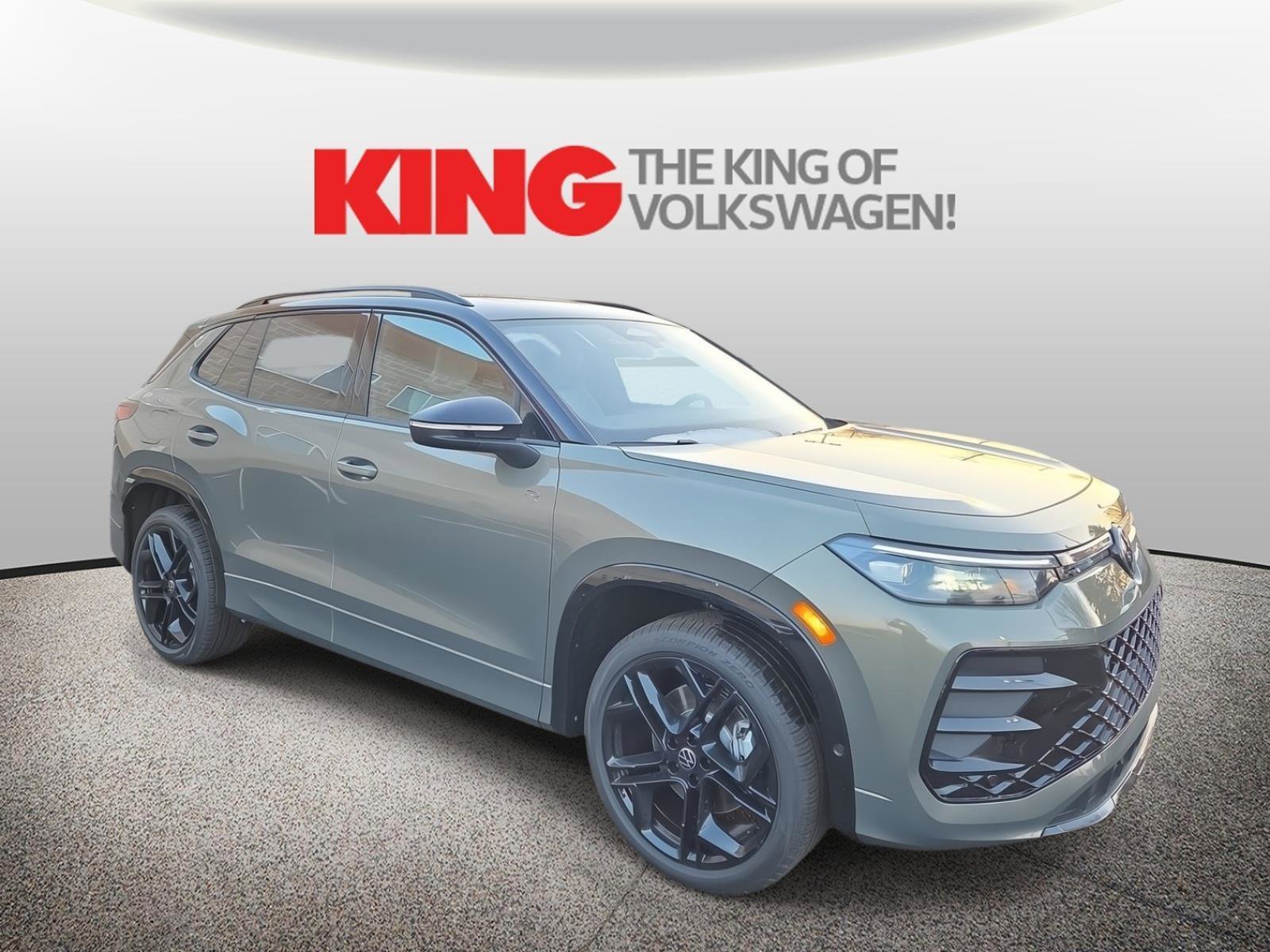 New 2026 Volkswagen Tiguan SE R-Line image 1