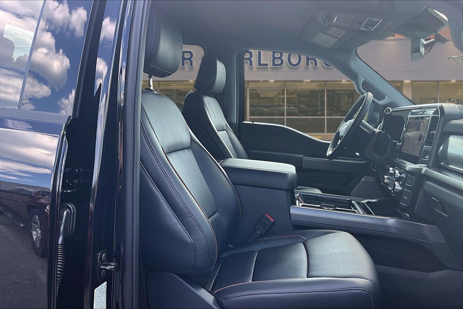 New 2026 Ford F250 Lariat w/ Black Appearance Package AWD/4WD image 8