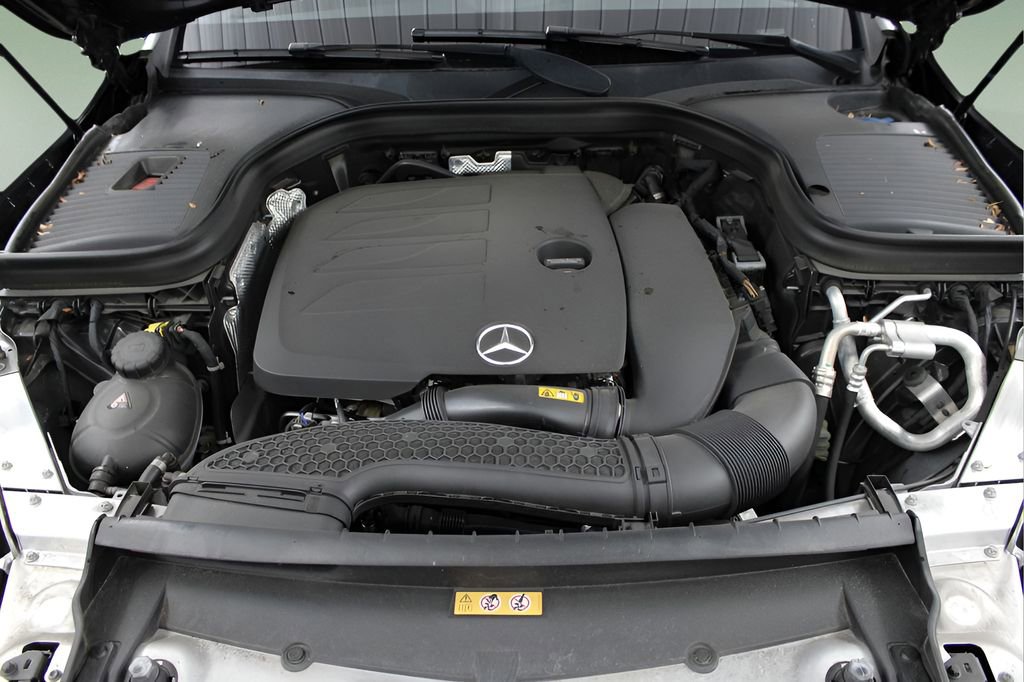 Used 2021 Mercedes-Benz GLC 300 image 33