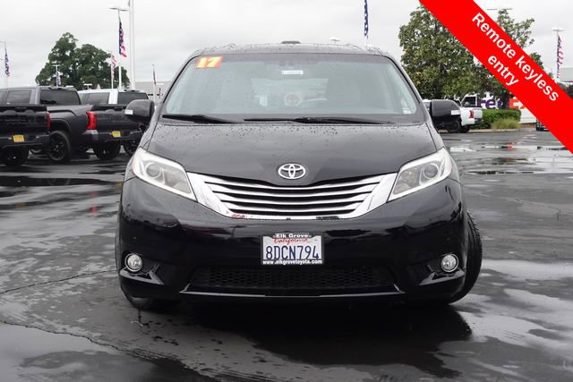 Used 2017 Toyota Sienna Limited Premium FWD image 3