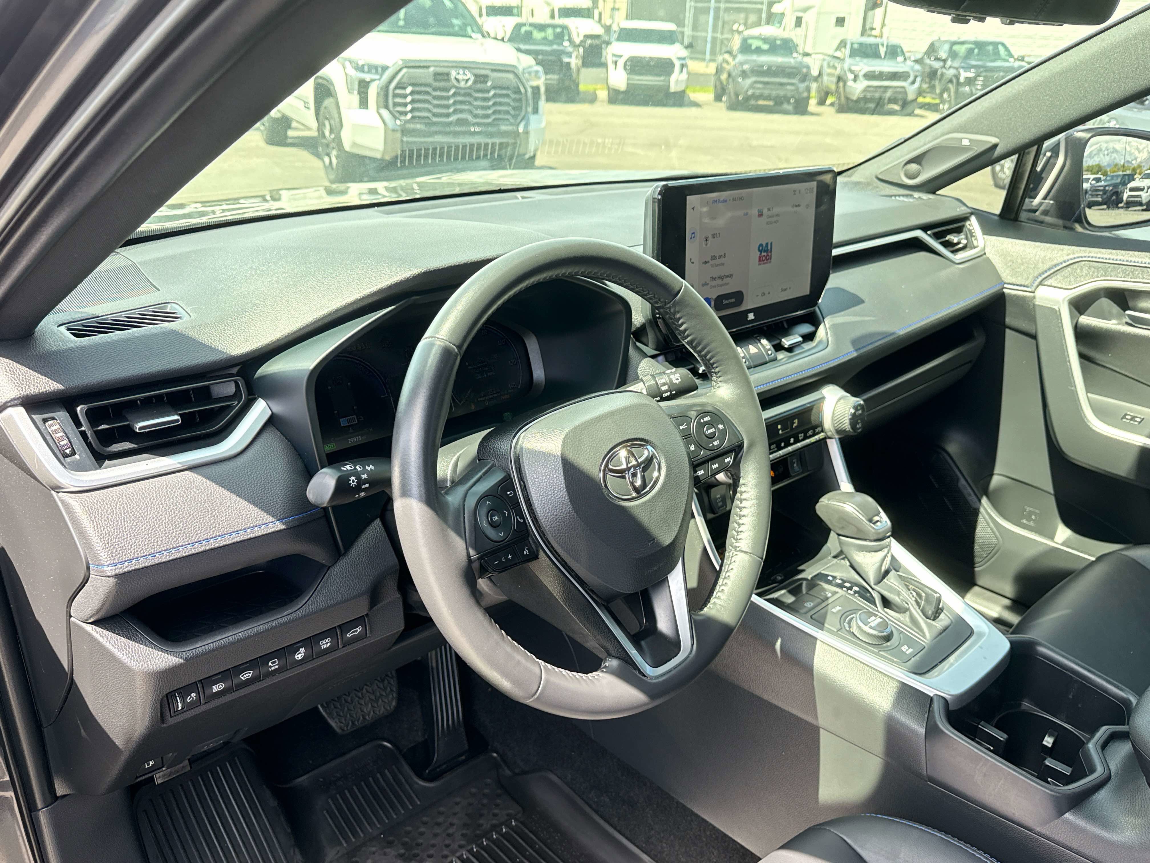 Used 2023 Toyota RAV4 XSE AWD/4WD image 10