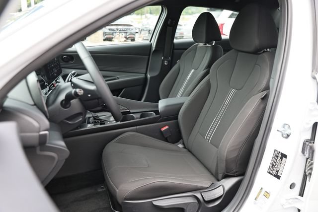 Certified 2025 Hyundai Elantra SEL FWD image 19